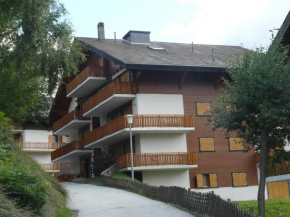 Apartment in Veysonnaz with ski room